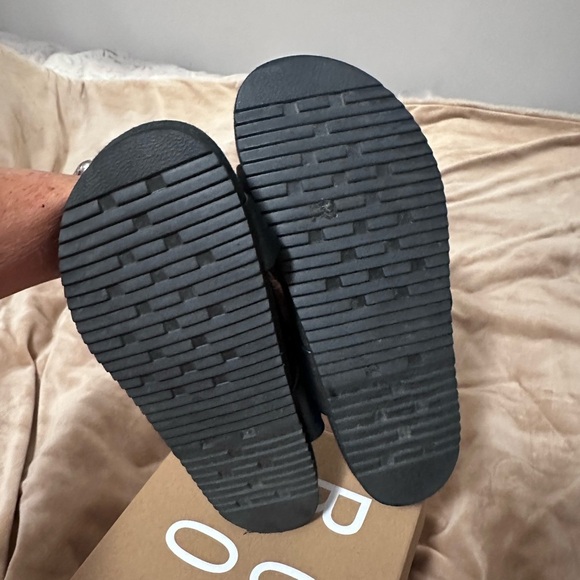 Roam Black Side Slip Sandals 8 Goth Lagen Vibe - Picture 3 of 4